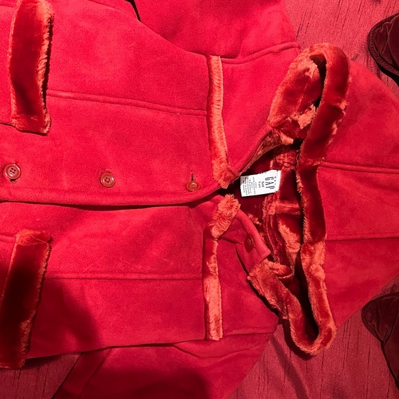 GAP Red Shearling Winter Coat with Hood, made by Gap, size 5XL - Picture 4 of 4